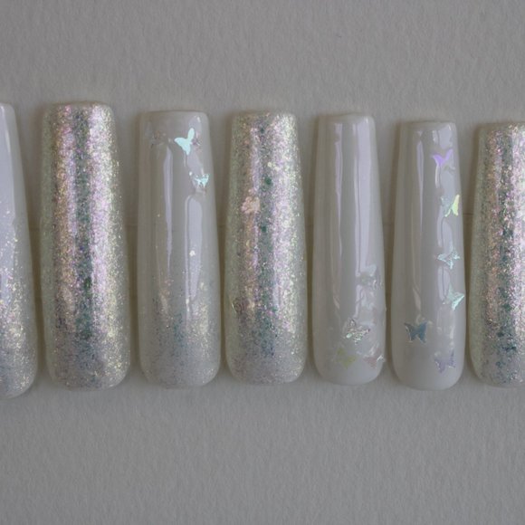 White Holographic Butterfly Press On Nail Set - 20pc - Picture 2 of 3